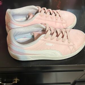 Puma tennis shoes
